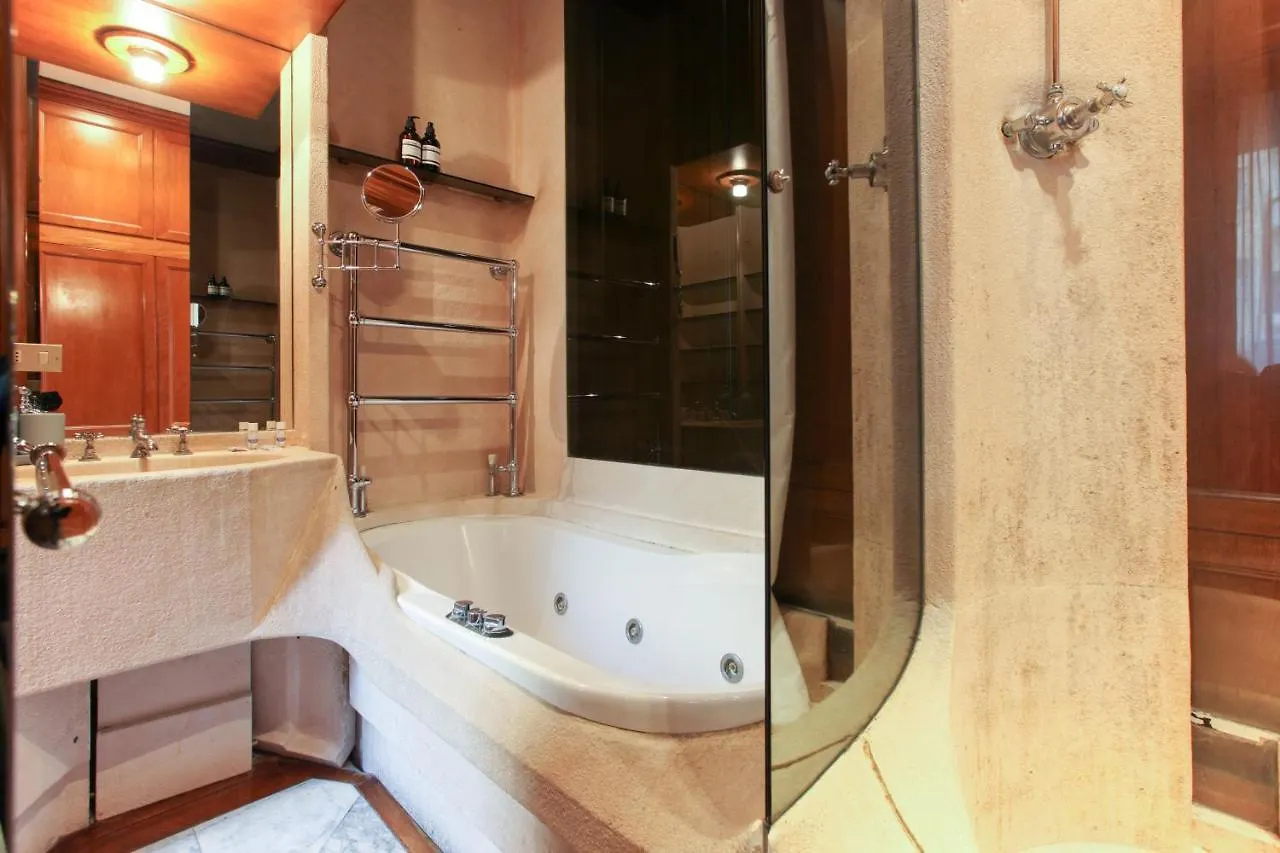 San Babila Apartment Milan