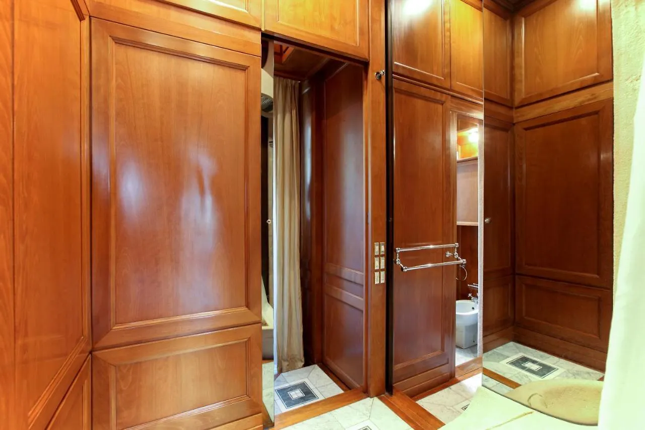 San Babila Apartment Milan Italy