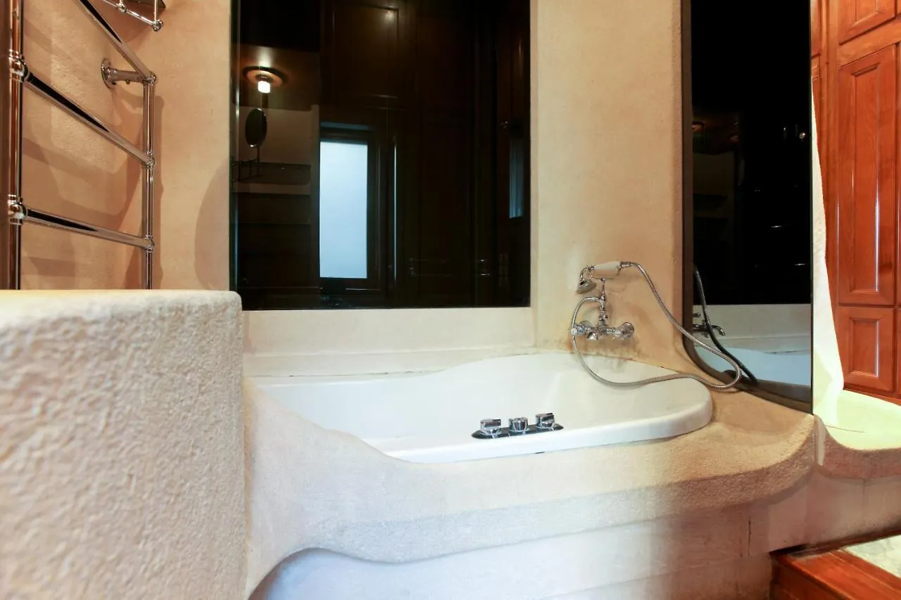 San Babila Apartment Milan Italy