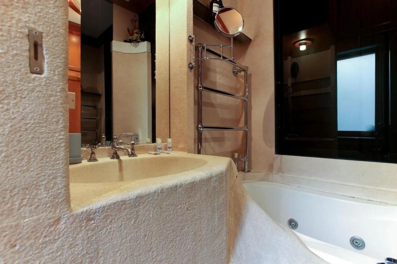 San Babila Apartment Milan 0*,  Italy