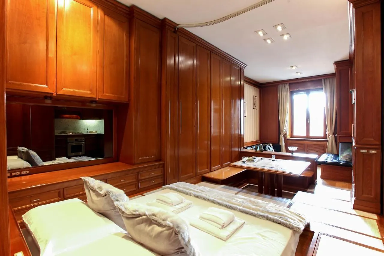 San Babila Apartment Милан Италия